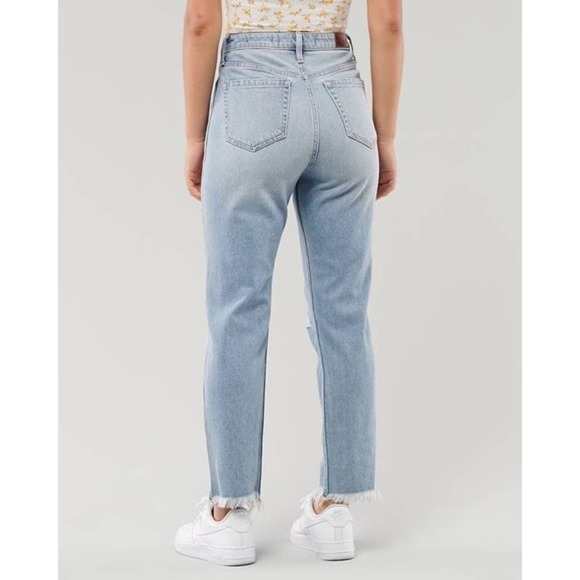 NWT Hollister Women's Distressed Ultra Highrise Mom Jean.‎ Size 29/9L - Picture 3 of 10